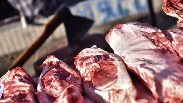 Мясо на прилавке рынка в Бишкеке. Архивное фото - Sputnik Кыргызстан