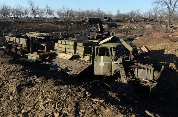 Разрушенный укрепрайон украинских силовиков на окраине города Дебальцево - Sputnik Кыргызстан