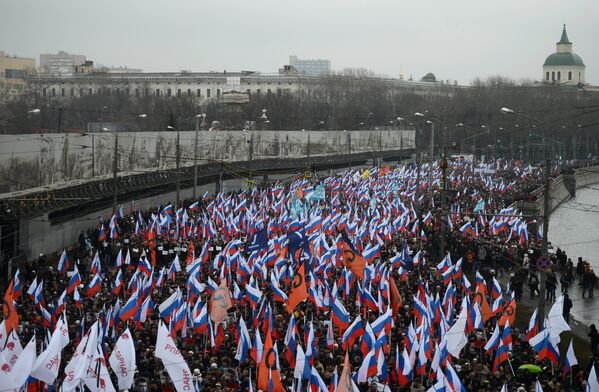 Траурный марш в память о политике Б.Немцове в Москве - Sputnik Кыргызстан