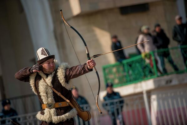 В первый день весны в Бишкеке состоялся первый чемпионат страны по традиционной кыргызской охоте Салбурун - Sputnik Кыргызстан