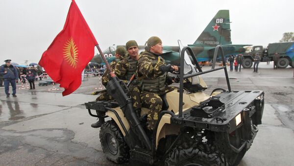 Бойцы армейского спецназа Скорпион во время торжественных мероприятий на базе ОДКБ. Архивное фото - Sputnik Кыргызстан