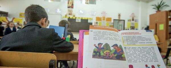 Бишкетеги мектеп. Архив Бишкетеги мектеп. Архив - Sputnik Кыргызстан