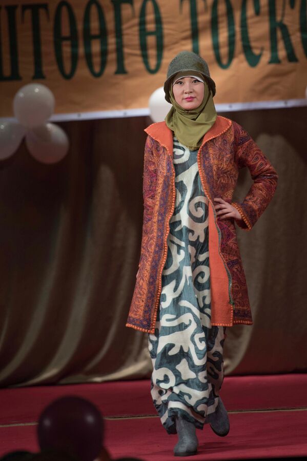 Показ исламской женской одежды - Sputnik Кыргызстан