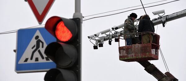 Жолго камераларды орнотуу. Архив - Sputnik Кыргызстан