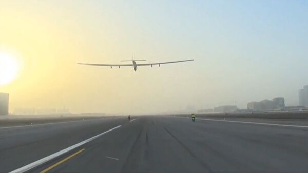 Первый этап кругосветки самолета на солнечных батареях: из Абу-Даби в Маскат - Sputnik Кыргызстан