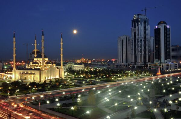 Вид на центральную мечеть им. Ахмата Кадырова. Архивное фото - Sputnik Кыргызстан