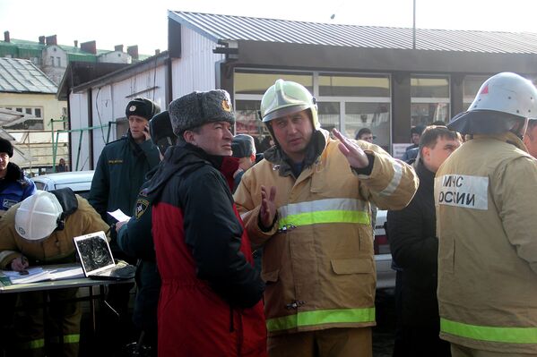 Из здания было эвакуировано более 200 человек. - Sputnik Кыргызстан