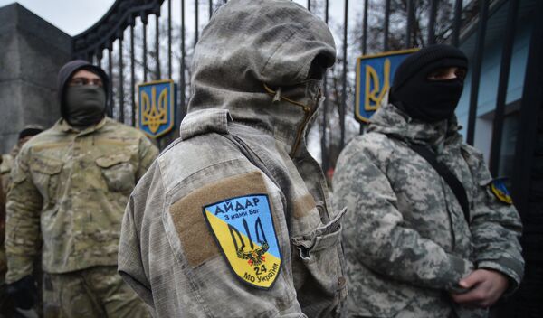 Бойцы 24-го отдельного штурмового батальона Вооруженных сил Украины Айдар. Архивное фото - Sputnik Кыргызстан
