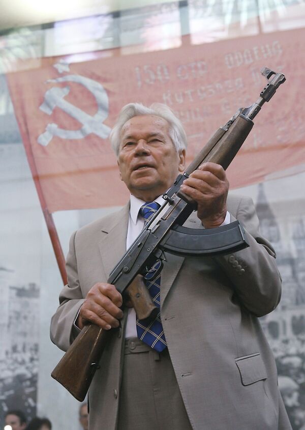 Михаил Калашников. Архивное фото - Sputnik Кыргызстан