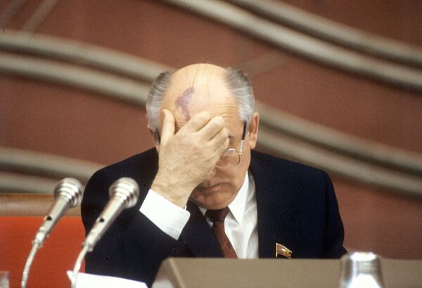 Михаил Сергеевич Горбачев Михаил Сергеевич Горбачев - Sputnik Кыргызстан