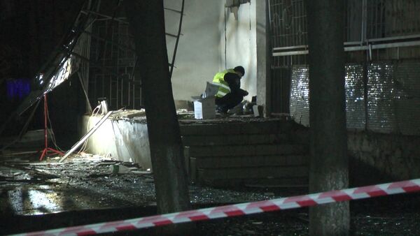 Взрывотехники и милиционеры обследовали место взрыва в жилом доме в Одессе - Sputnik Кыргызстан
