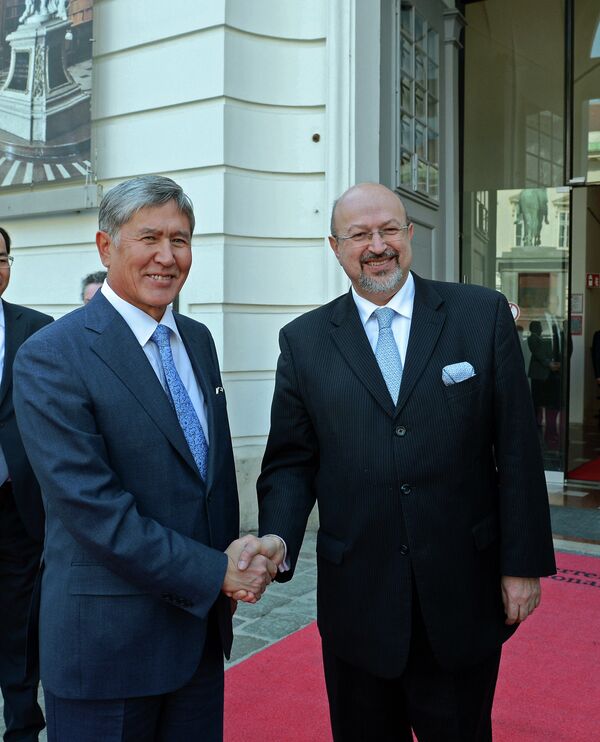 Президент Алмазбек Атамбаев встретился с Генеральным секретарем ОБСЕ Ламберто Заньером - Sputnik Кыргызстан