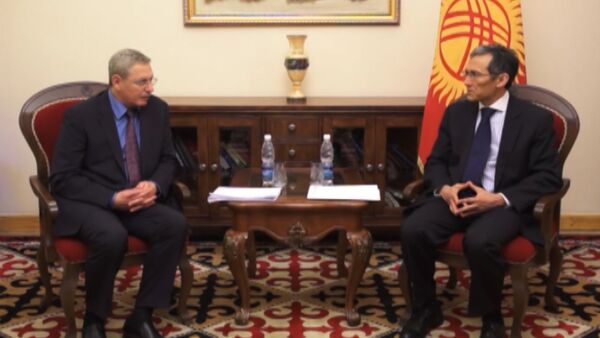 Встреча премьер-министра Кыргызстана с замминистра энергетики России - Sputnik Кыргызстан