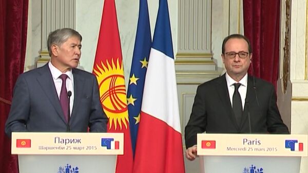 Атамбаев и Олланд выразили надежду на дальнейшее сотрудничество - Sputnik Кыргызстан
