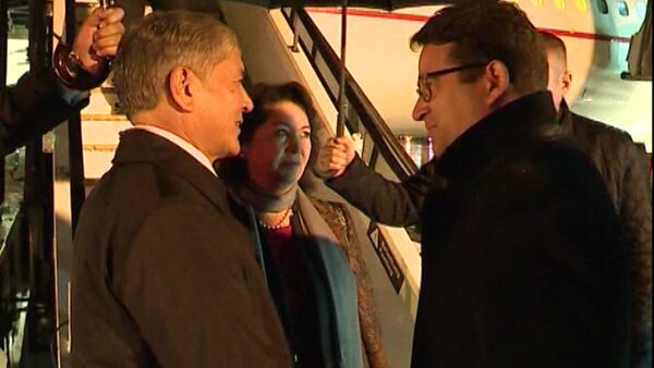 Атамбаева в Швейцарии встретили крепким рукопожатием - Sputnik Кыргызстан