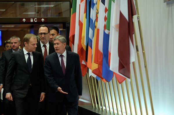 Президент Алмазбек Атамбаев встретился с Председателем Европейского совета Дональдом Туском - Sputnik Кыргызстан