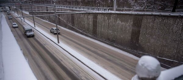 Гололед на дорогах Бишкека. Архивное фото - Sputnik Кыргызстан