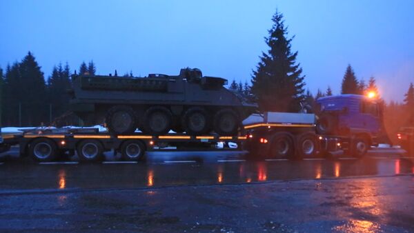 Военный конвой США из-за сломанного Stryker встал на трассе Польша-Чехия - Sputnik Кыргызстан