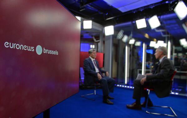 Президент Алмазбек Атамбаев Евроньюс телеканалына маек берди - Sputnik Кыргызстан