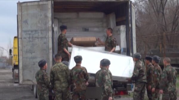 Оперативная съемка изъятия 125 кг героина в тайнике грузовика - Sputnik Кыргызстан