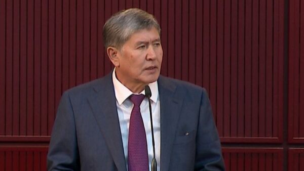 Атамбаев считает, что Янукович - ангел по сравнению с Бакиевым - Sputnik Кыргызстан