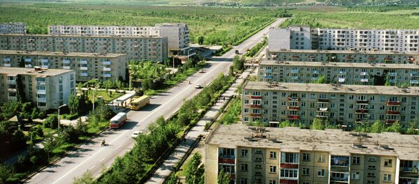 Вид на новый 10-ый микрорайон. Город Фрунзе. Архивное фото - Sputnik Кыргызстан