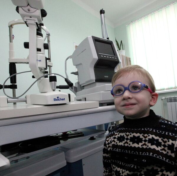 В кабинете врача-офтальмолога в детской поликлинике. Архивное фото - Sputnik Кыргызстан