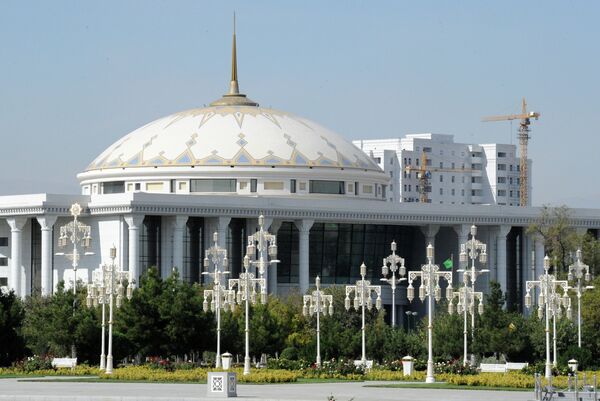 Здание Верховного Суда в Ашхабаде. Архивное фото - Sputnik Кыргызстан