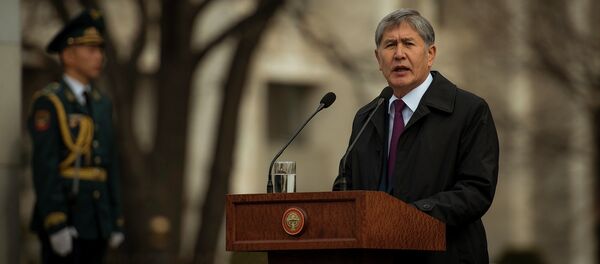 Митинг-реквием в память о погибших в апрельских событиях Митинг-реквием в память о погибших в апрельских событиях - Sputnik Кыргызстан