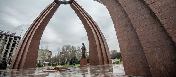 Архитектурный ансамбль Вечный Огонь на площади Победы в городе Бишкек. Архивное фото - Sputnik Кыргызстан