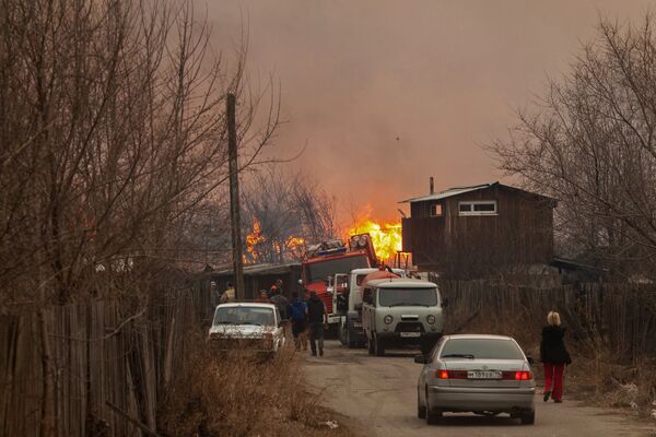 Пожар на окраине города Абакана. - Sputnik Кыргызстан