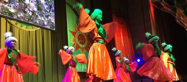 В Бишкеке проходит концерт, посвященный Дню Победы В Бишкеке проходит концерт, посвященный Дню Победы - Sputnik Кыргызстан