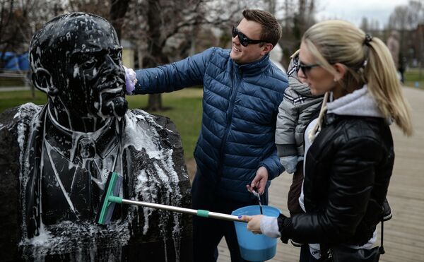 Общегородской субботник в Москве - Sputnik Кыргызстан