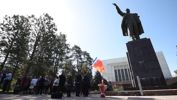 Памятник Владимиру Ленину на Старой площади Бишкека. Архивное фото - Sputnik Кыргызстан
