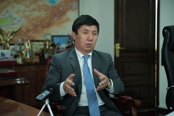 Министр экономики Кыргызской Республики Темир Сариев - Sputnik Кыргызстан