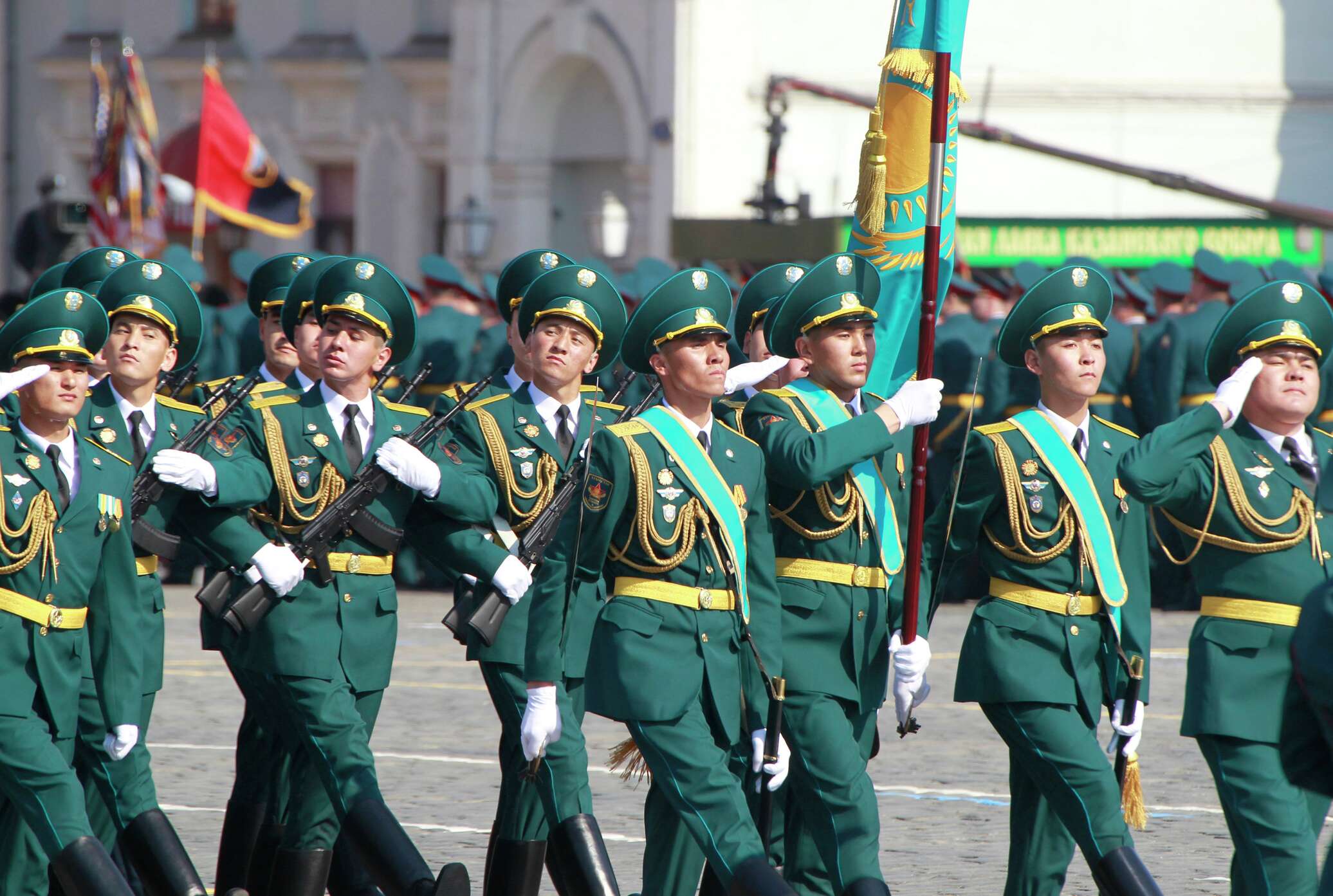 Были 7 мая. Парад в Казахстане. Военные Казахстана. Казахстанские военные на параде. Военный парад Узбекистан.