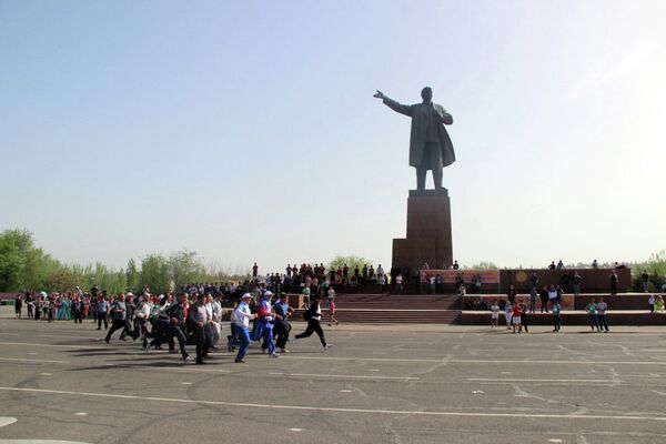 Соревнования по бегу в городе Ош - Sputnik Кыргызстан