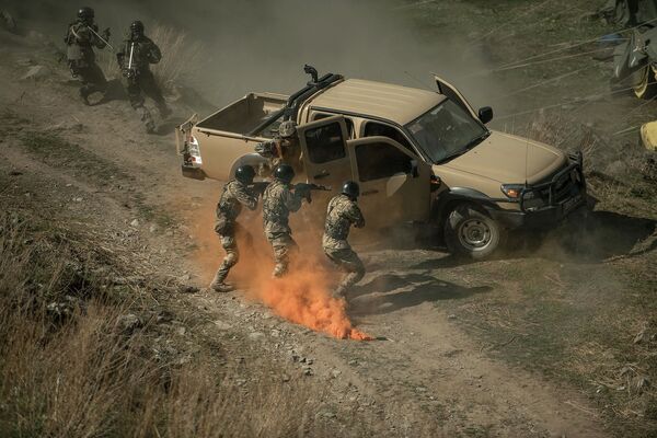 Бойцы спецназа ШОС на совместной тренировке. Архивное фото - Sputnik Кыргызстан