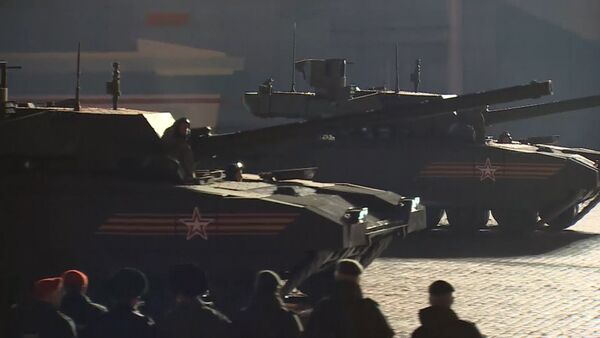 Зрители впервые увидели танк Т-14 Армата на репетиции парада Победы в Москве - Sputnik Кыргызстан