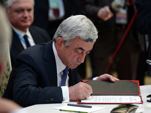 Подписаны документы о присоединении Кыргызстана к договору о ЕАЭС. - Sputnik Кыргызстан