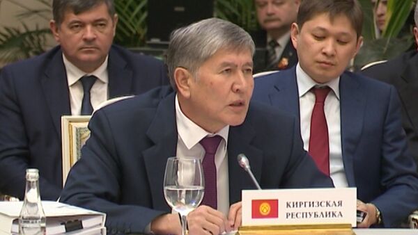 Атамбаев: я три ночи не спал —  о подготовке к вхождению в ЕАЭС - Sputnik Кыргызстан