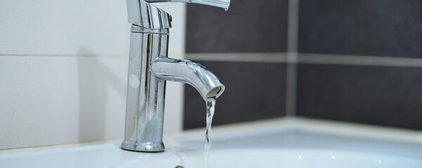 Крандан чыккан суу. Архив - Sputnik Кыргызстан