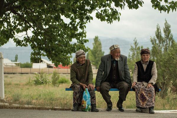 Кыргызстандын эң алыскы айылдарында жашоо өз нугу менен өтүүдө - Sputnik Кыргызстан