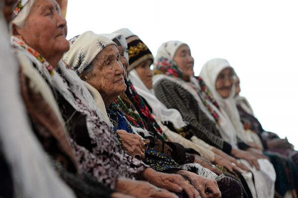 Многодетные матери на вручении. Архивное фото - Sputnik Кыргызстан