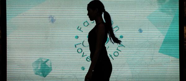 Силуэт девушки. Архивное фото - Sputnik Кыргызстан