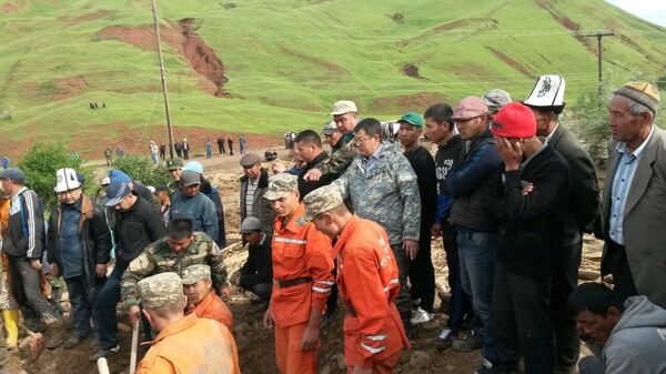 Оползень в Сузаке, есть погибшие - Sputnik Кыргызстан