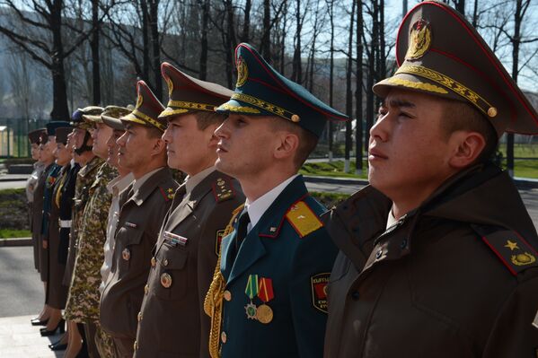 Образцы новой форменной одежды Вооруженных сил - Sputnik Кыргызстан