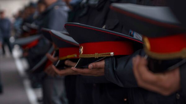 Милиционеры в строю. Архивное фото - Sputnik Кыргызстан