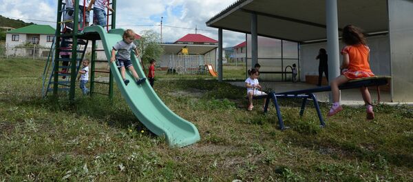 Дети играют на площадке детского сада. Архивное фото - Sputnik Кыргызстан