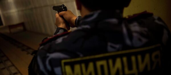 Сотрудник милиции выстрелил в 15-летнего подростка в Бишкеке - Sputnik Кыргызстан